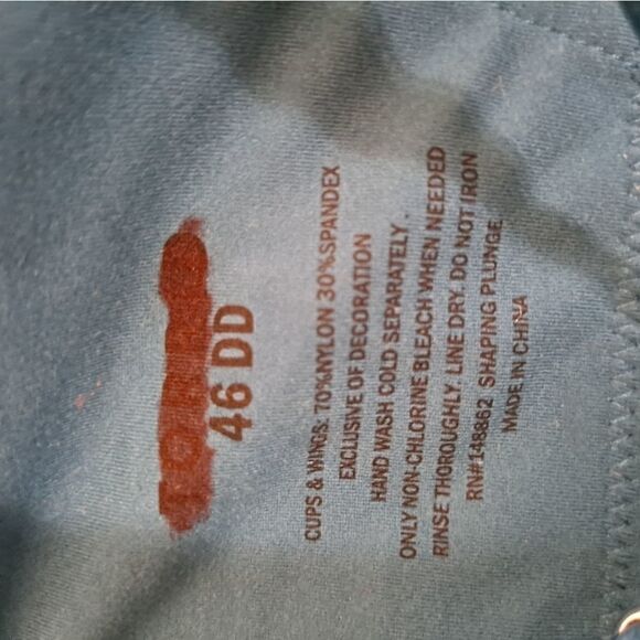 Torrid Ladies Shaping Plunge Bra NWOT - Picture 9 of 9